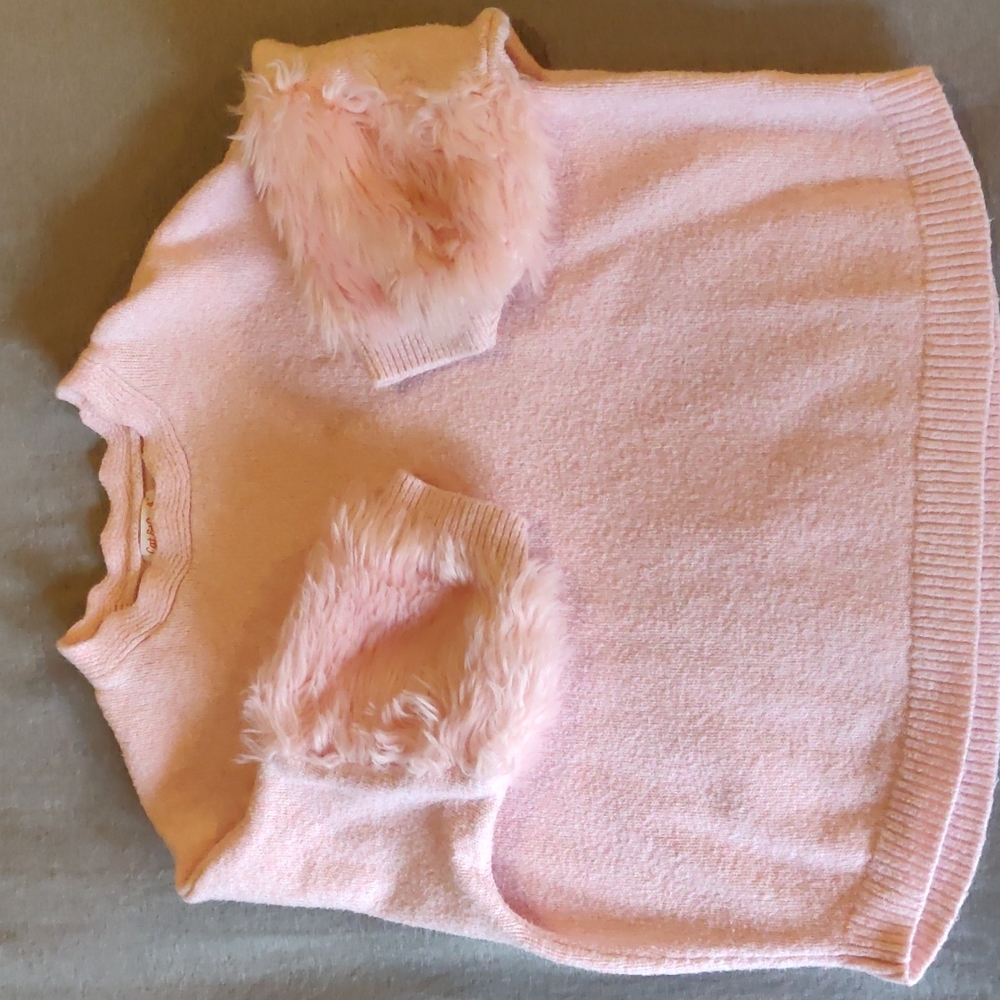 Short sleeved feminine sweater by Cat & Jack. S (6/6X)